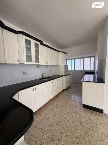 דירה, משה אבן עזרא 17, רובע ה', אשדוד