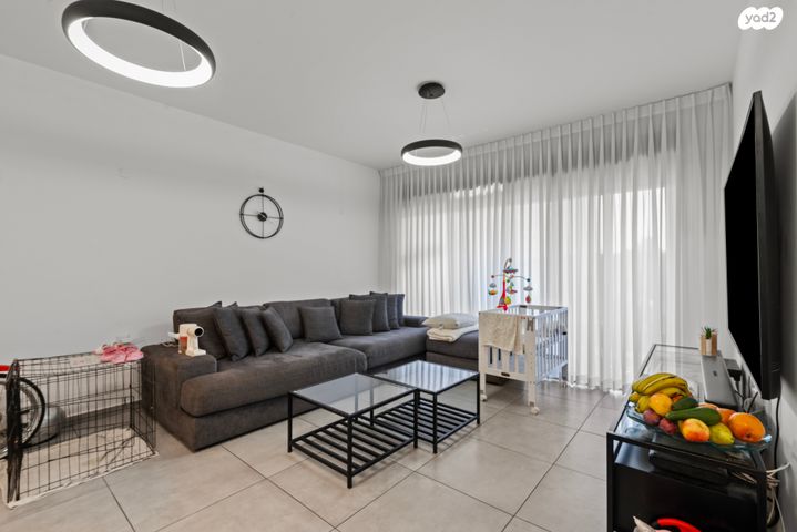 דירה, יעקב תמרי, חצרות המושבה, רחובות