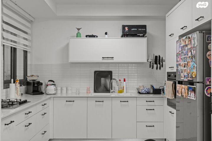 דירה, יעקב תמרי, חצרות המושבה, רחובות