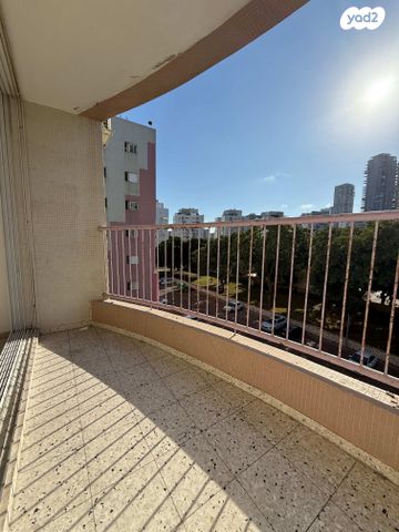 דירה, משה אבן עזרא 17, רובע ה', אשדוד