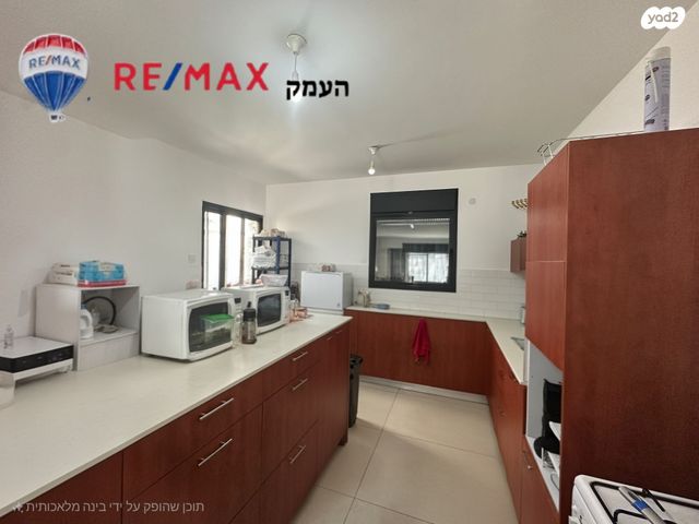 גג/ פנטהאוז, מגדל העמק