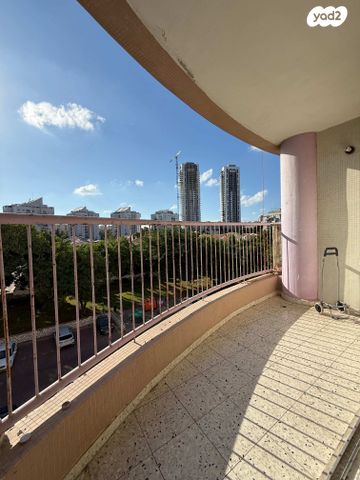 דירה, משה אבן עזרא 17, רובע ה', אשדוד