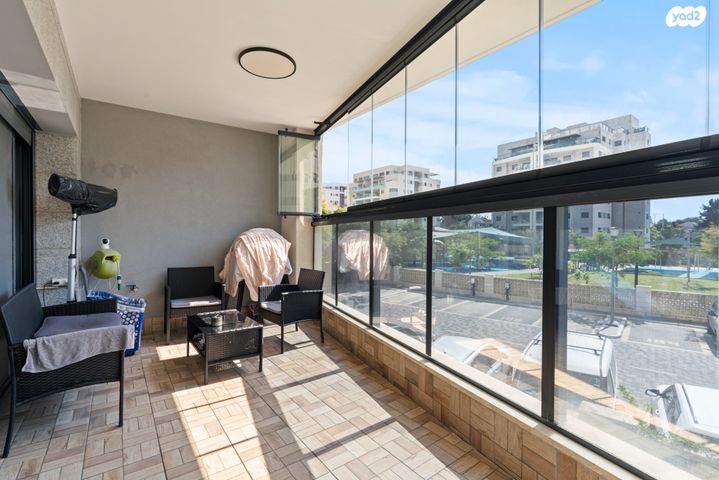 דירה, יעקב תמרי, חצרות המושבה, רחובות