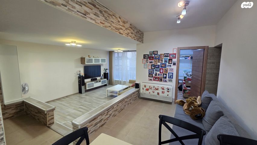 דירה, אהרון שקולניק, ג' / מרכז מזרח העיר, רחובות