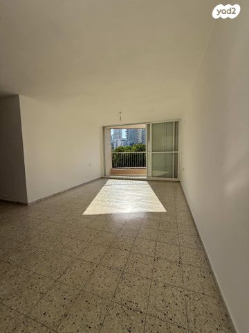 דירה, משה אבן עזרא 17, רובע ה', אשדוד