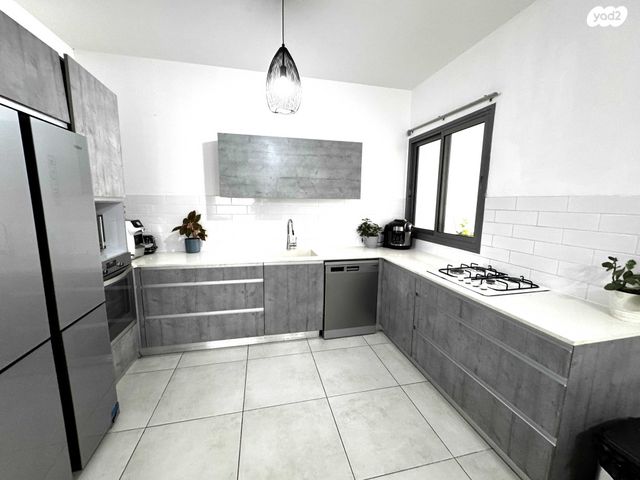 דירה, כפר יונה