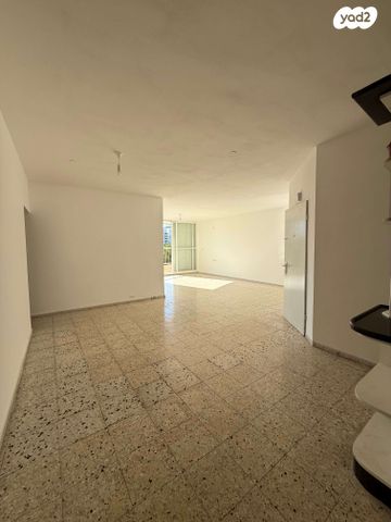 דירה, משה אבן עזרא 17, רובע ה', אשדוד