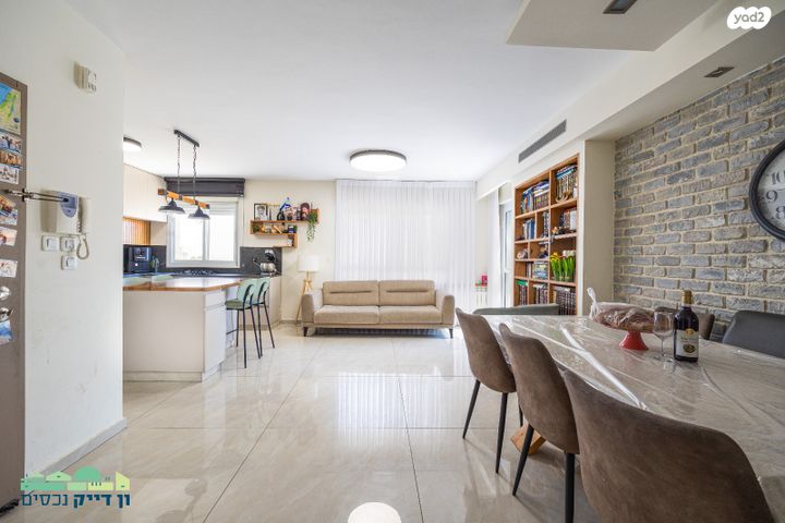 דירה, הרב חסדאי קרשקש, חומת שמואל, הר חומה, ירושלים