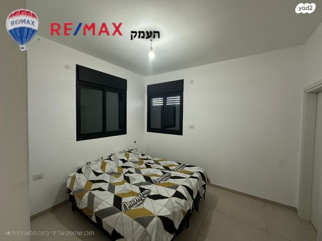 גג/ פנטהאוז, מגדל העמק