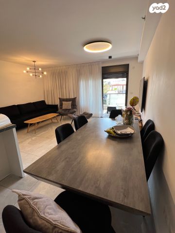 דירה, מסריק 22, עצמאות יוספטל, בת ים