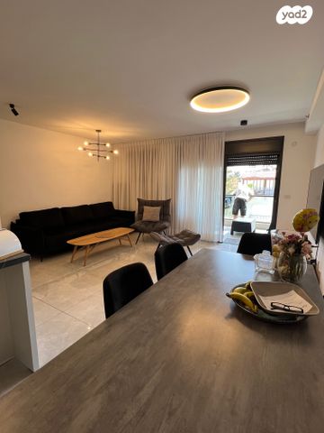 דירה, מסריק 22, עצמאות יוספטל, בת ים