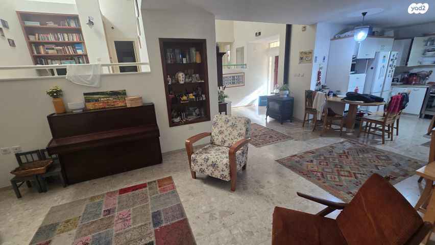 דו משפחתי, רעות, מודיעין מכבים רעות