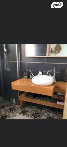 גג/ פנטהאוז, יונה וולך, קרית האמנים, מצליח, רמלה