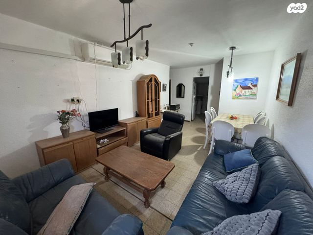 גיורא יוספטל 13