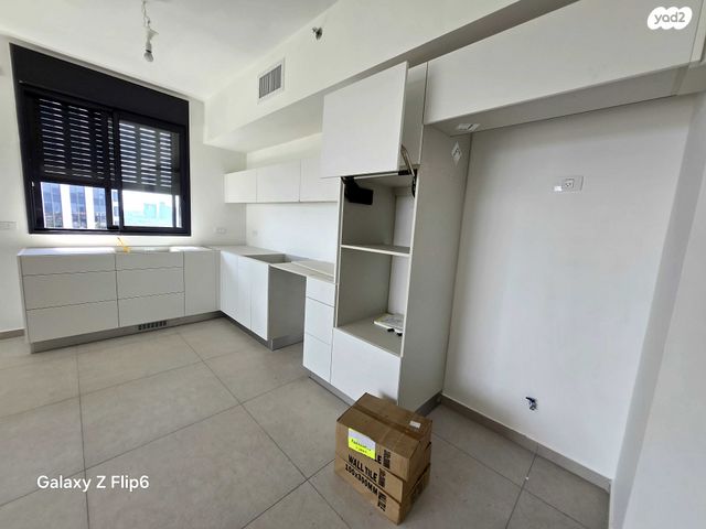 דירה, ראול ולנברג 33, תל אביב יפו