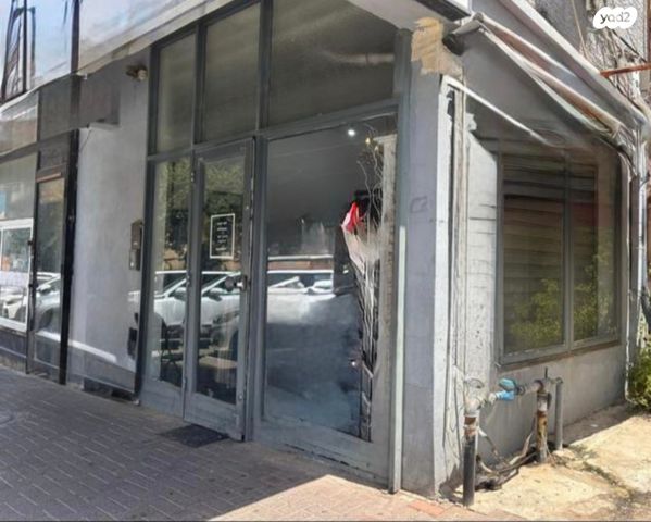 חנויות/ שטח מסחרי