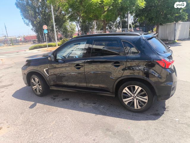 מודעת רכב מיצובישי ASX