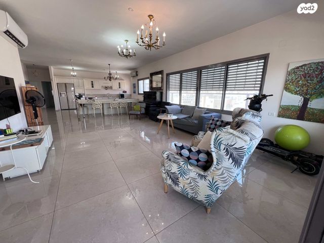 גג/ פנטהאוז, ורדה לרנר 9, מרכז העיר, עפולה