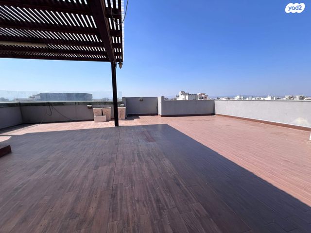 גג/ פנטהאוז, ורדה לרנר 9, מרכז העיר, עפולה