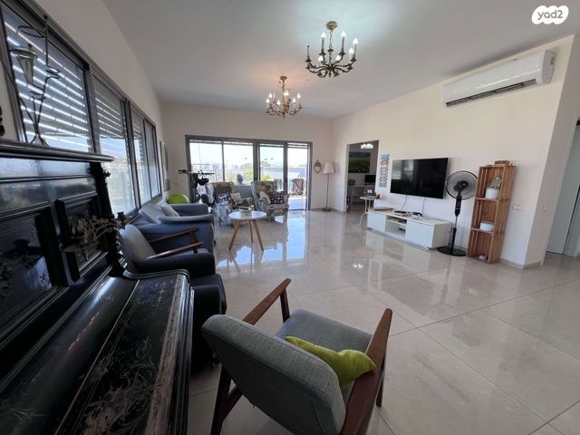 גג/ פנטהאוז, ורדה לרנר 9, מרכז העיר, עפולה