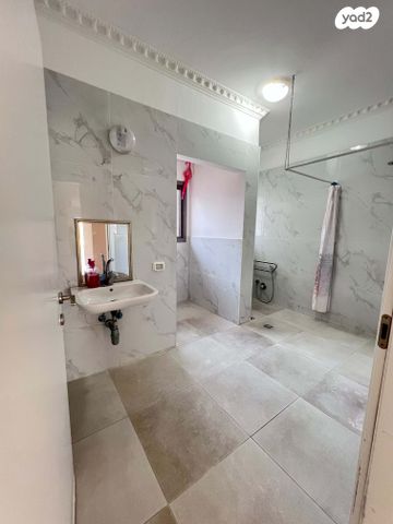 גג/ פנטהאוז, ורדה לרנר 9, מרכז העיר, עפולה