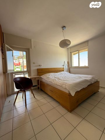 דירה, מבוא פלי"ם 36, הגבעה הצרפתית, גבעת שפירא, ירושלים