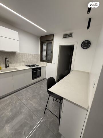 דירת גן, דליה רביקוביץ 16, קרית האמנים, מצליח, רמלה