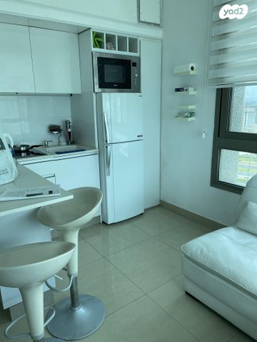 דירה, שדרות עובד בן עמי 2, נוף הטיילת, נתניה