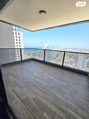 אמנון ליפקין שחק 