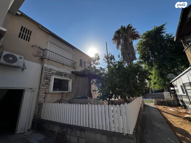 קרן היסוד 100