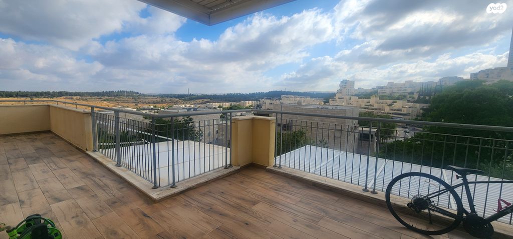 דירה, כיכר עמוס הנביא, הנביאים, מודיעין מכבים רעות