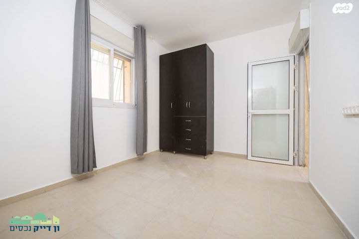 דירה, אלעזר מנחם גלרנטר, חומת שמואל, הר חומה, ירושלים