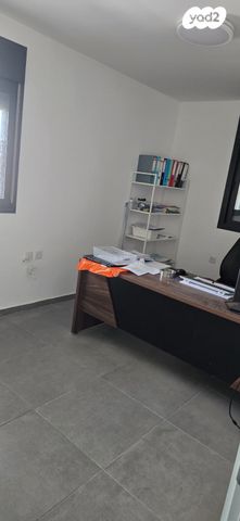 גג/ פנטהאוז, יוסי בנאי 77, פסגות אפק, ראש העין