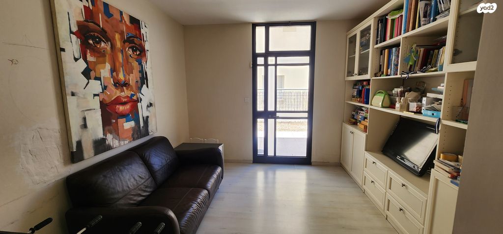 דירה, כיכר עמוס הנביא, הנביאים, מודיעין מכבים רעות