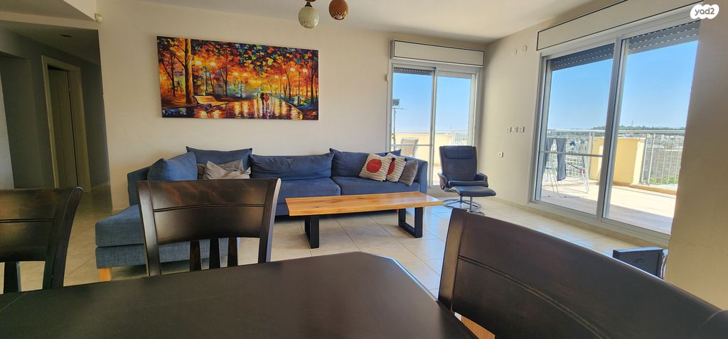 דירה, כיכר עמוס הנביא, הנביאים, מודיעין מכבים רעות