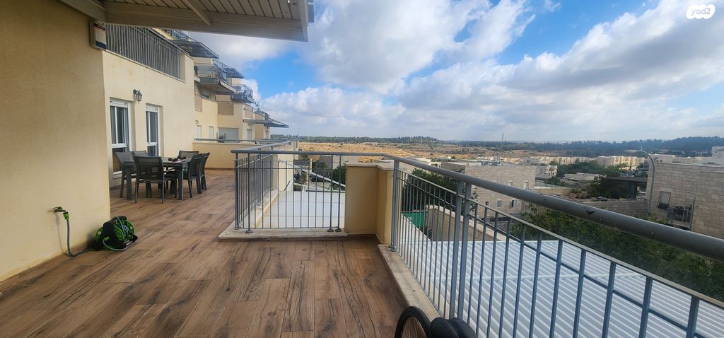 דירה, כיכר עמוס הנביא, הנביאים, מודיעין מכבים רעות