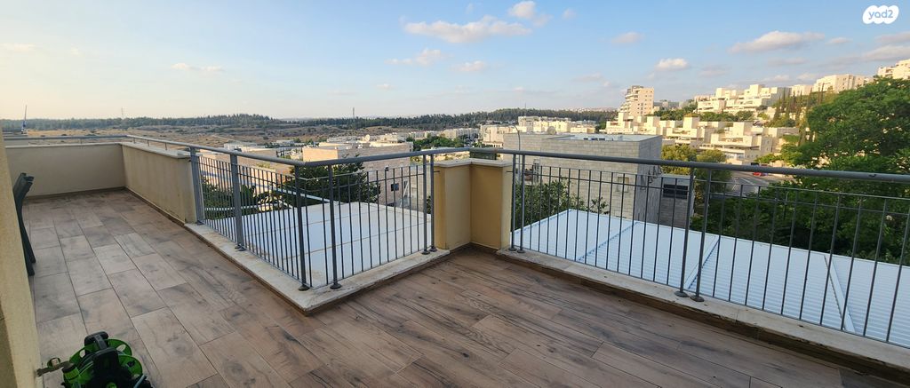 דירה, כיכר עמוס הנביא, הנביאים, מודיעין מכבים רעות