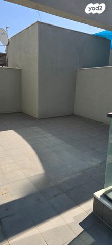 גג/ פנטהאוז, יוסי בנאי 77, פסגות אפק, ראש העין