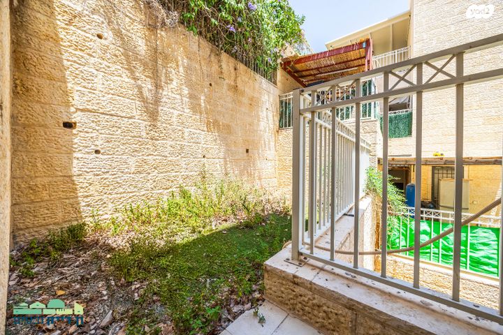 דירה, אלעזר מנחם גלרנטר, חומת שמואל, הר חומה, ירושלים