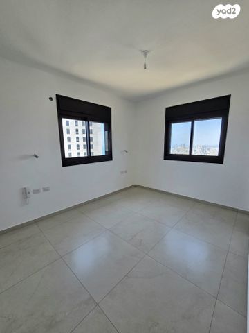 דירה, אמנון ליפקין שחק, נוף הטיילת, נתניה