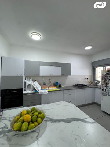 דירה, עמנואל זיסמן, חומת שמואל, הר חומה, ירושלים