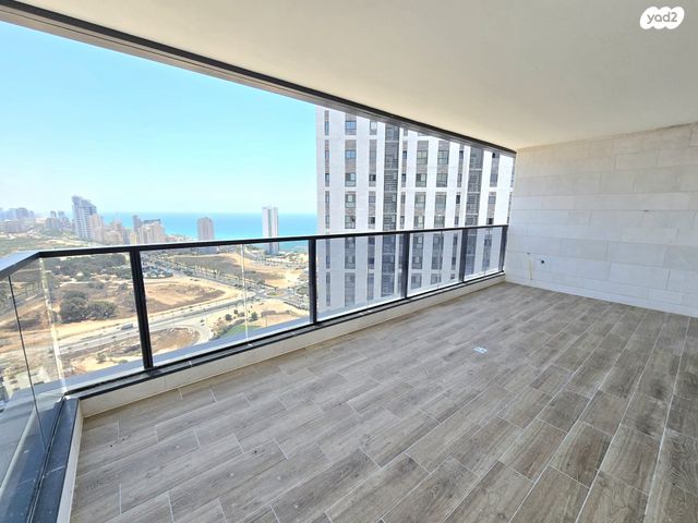 אמנון ליפקין שחק 