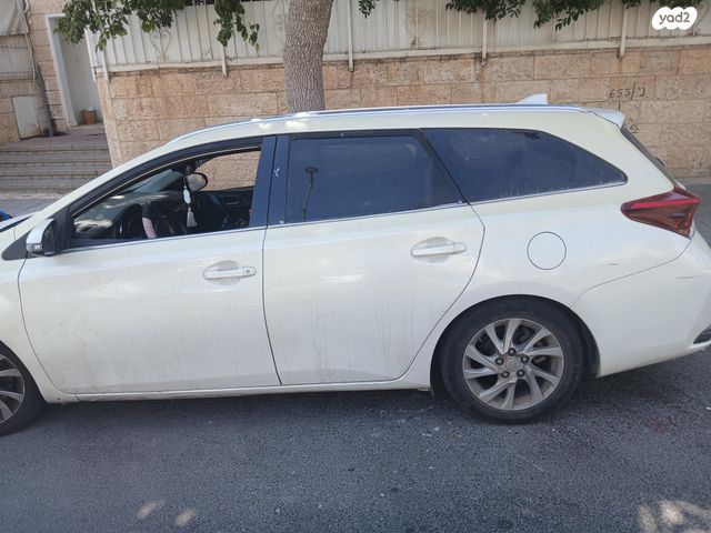 אוריס Ts Skyview היברידי אוט׳ 5 דל 1.8 (99 כ״ס) [2015-2017]