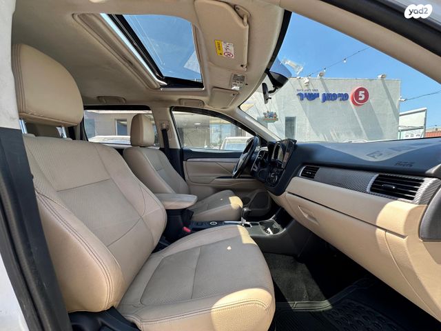 מיצובישי אאוטלנדר