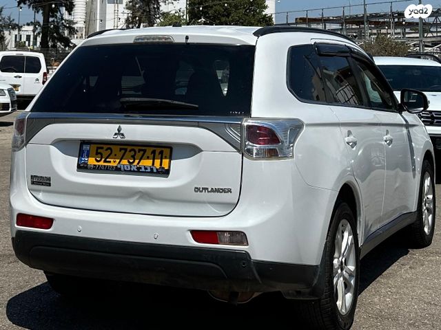 מיצובישי אאוטלנדר