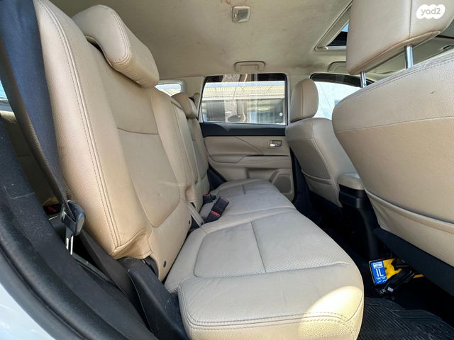 מיצובישי אאוטלנדר