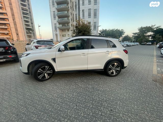 מודעת רכב מיצובישי ASX