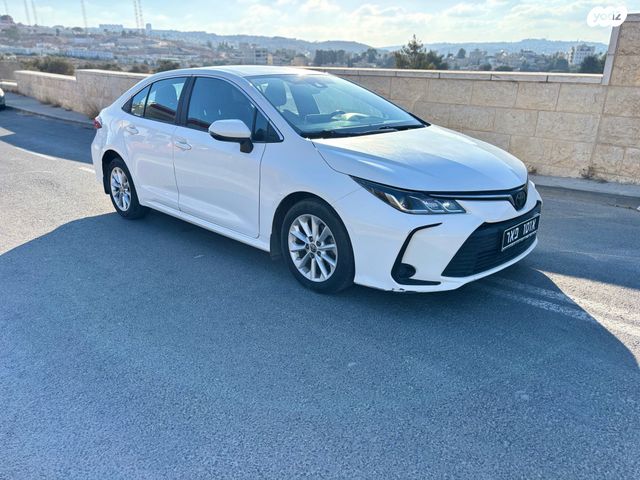 טויוטה קורולה