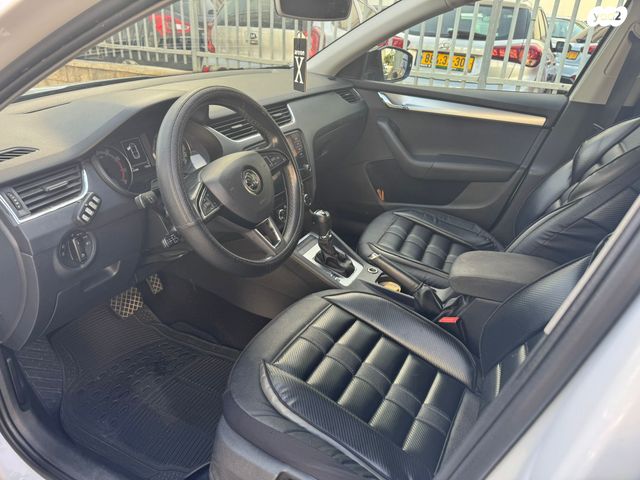 סקודה אוקטביה 