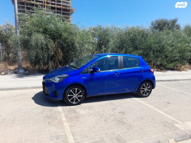 טויוטה יאריס